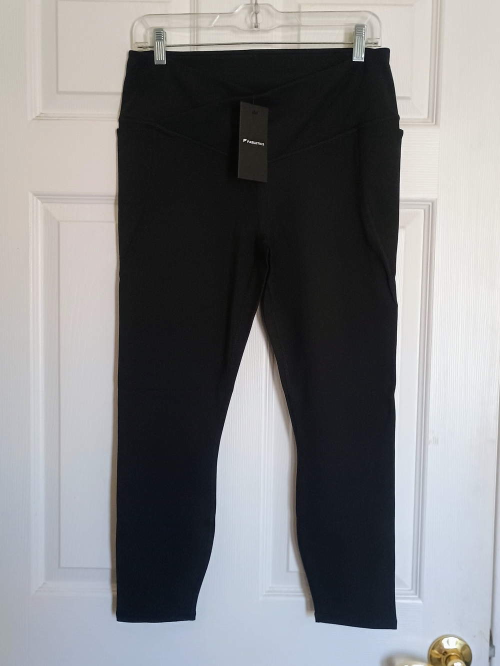 NWT Fabletics Pure Luxe Oasis Crossover 7/8 Black Leggings Size Large